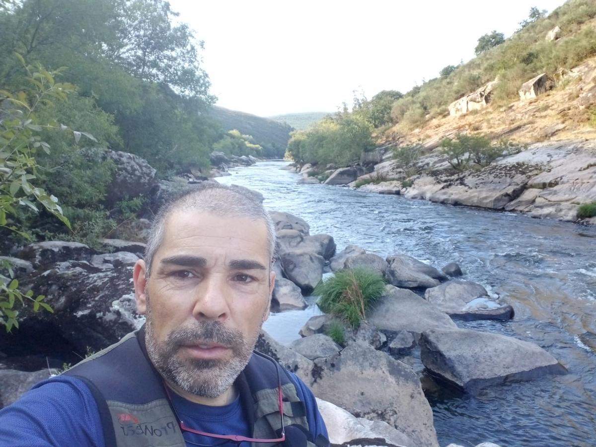 Miguel Sande en una de sus jornadas de pesca.