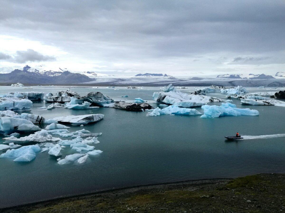 El calentamiento derrite tanto hielo que ya deforma la corteza terrestre