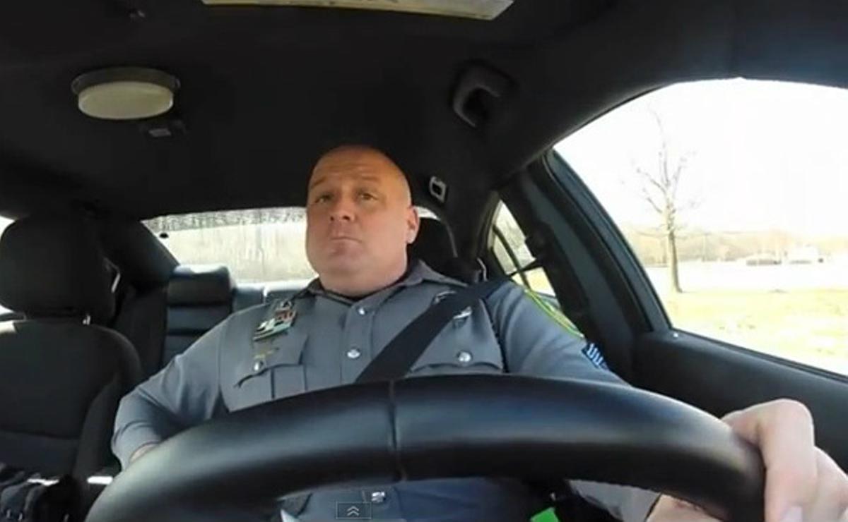 Més de 18 milions de persones han vist aquest divertit vídeo d’un agent de Dover (Delaware, EUA).