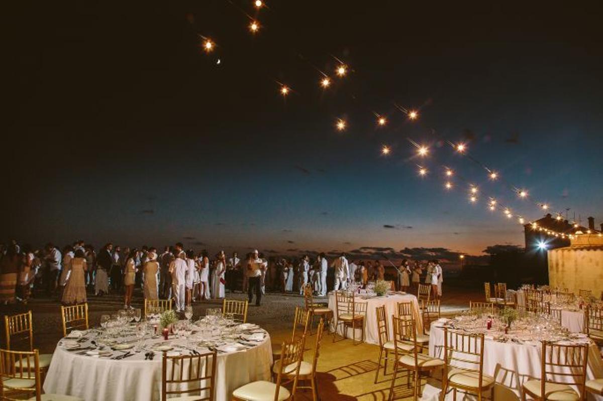 Ilumina tu boda: Fuegos artificiales como broche de oro a una noche inolvidable