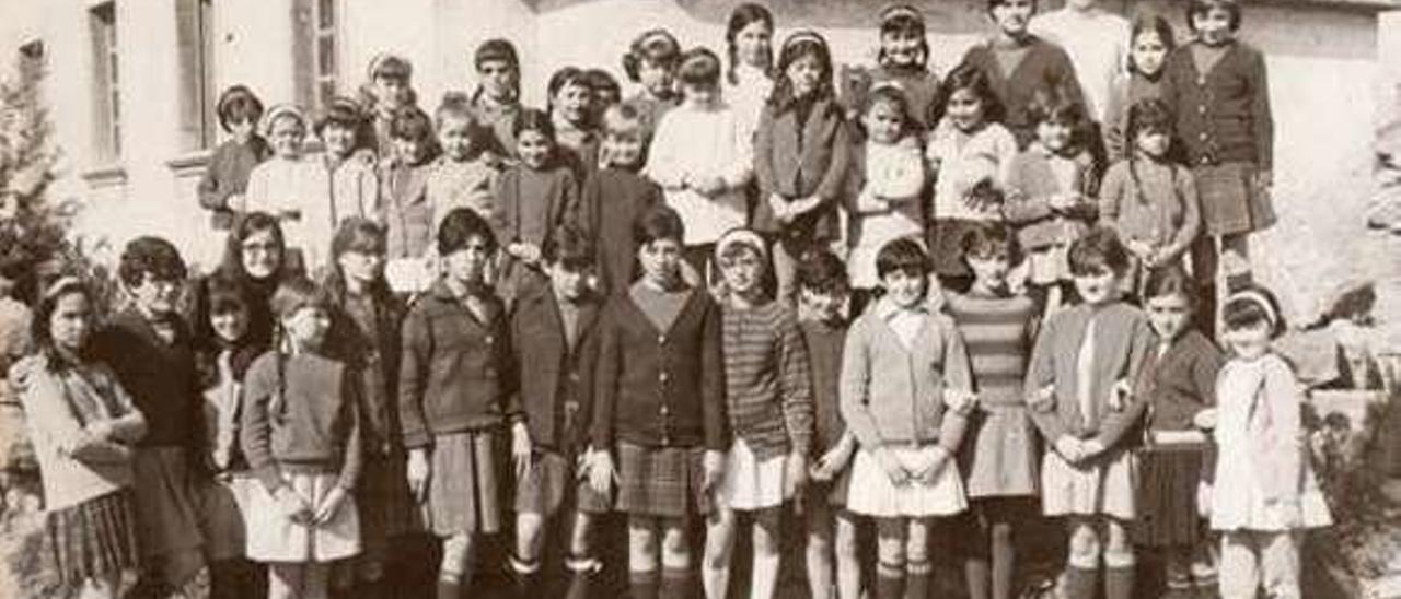 Alumnos de la escuela rural, en marzo de 1967.