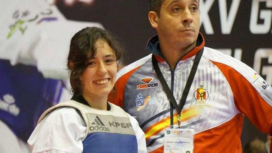 Miryam García con el seleccionador, José Jesús Márquez.