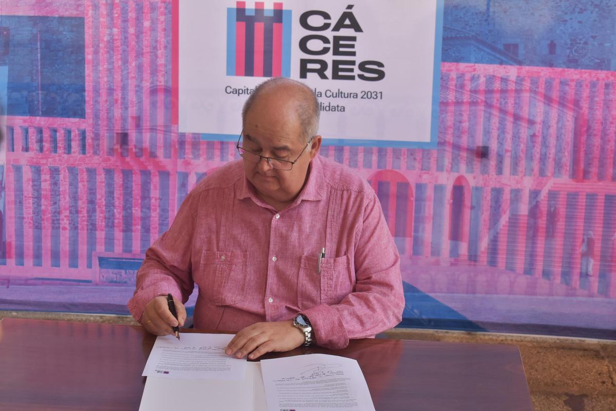 Galería | Extremadura cierra filas con Cáceres 2031