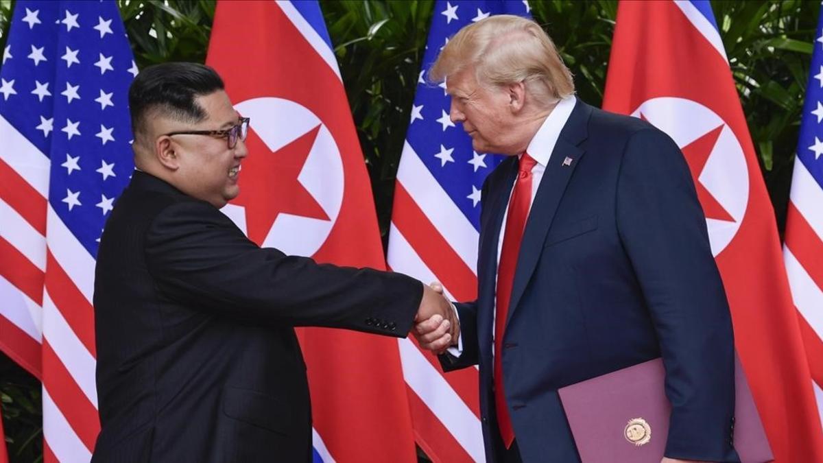 Kim Jong-un y Donald Trump tras firmar el acuerdo de Singapur.