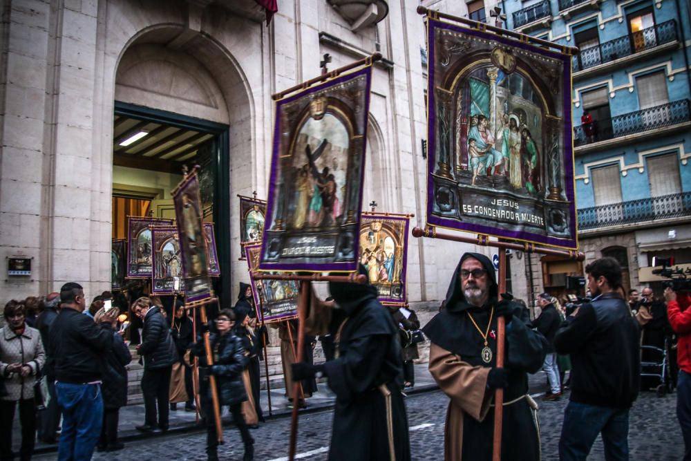 Procesión del Vía Crucis en Alcoy