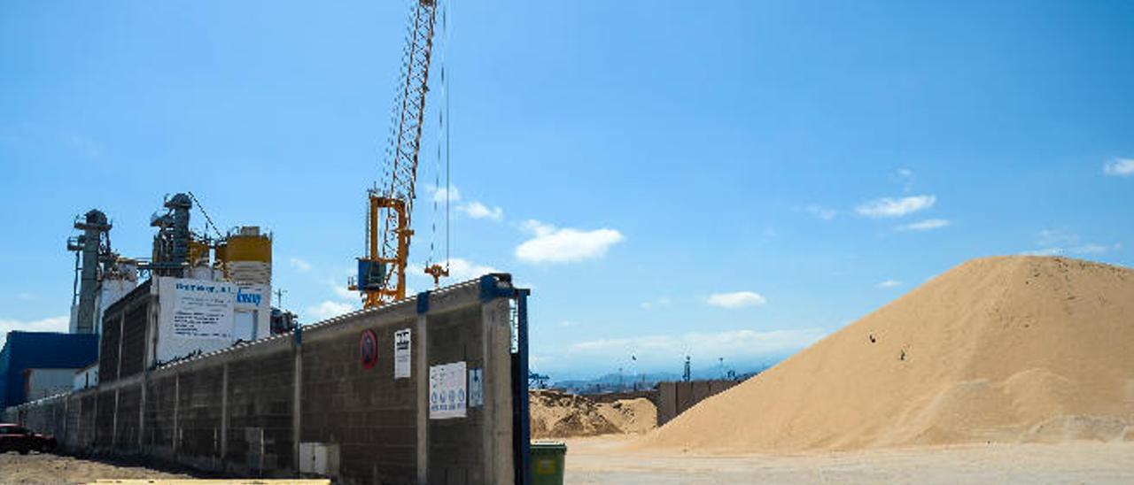 Gramelcan se prepara para reparar plataformas en el muelle Reina Sofía