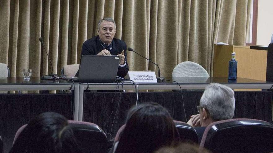 Francisco Rubio, ayer, durante su intervención.