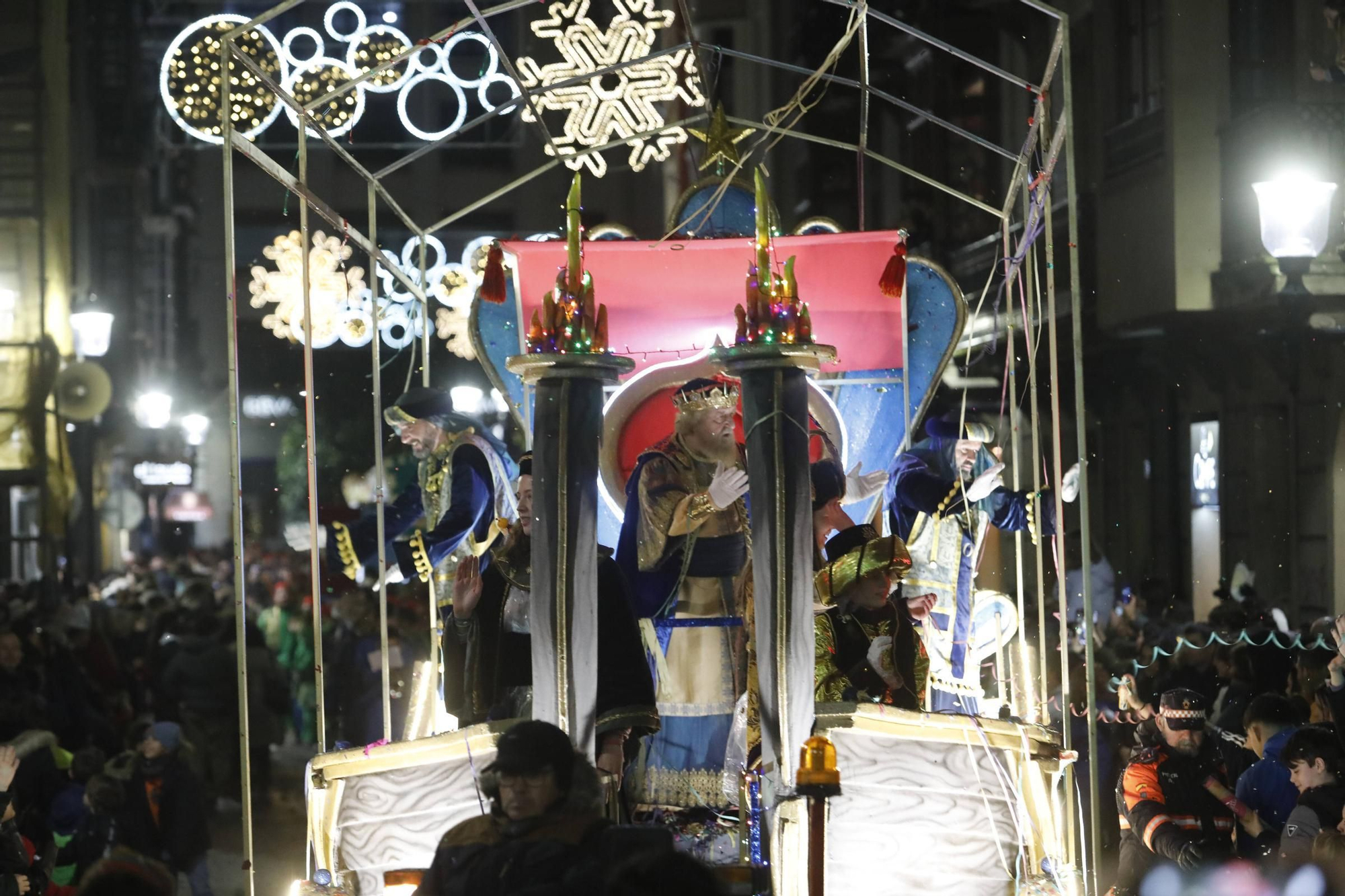 En imágenes: Así fue la cabalgata de Reyes en Gijón