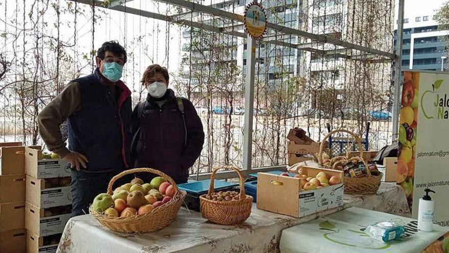 Parque Venecia alumbra dos nuevos mercados semanales