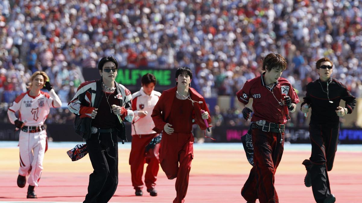 V, de BTS, revela un grave problema de audición en medio de su gira mundial.