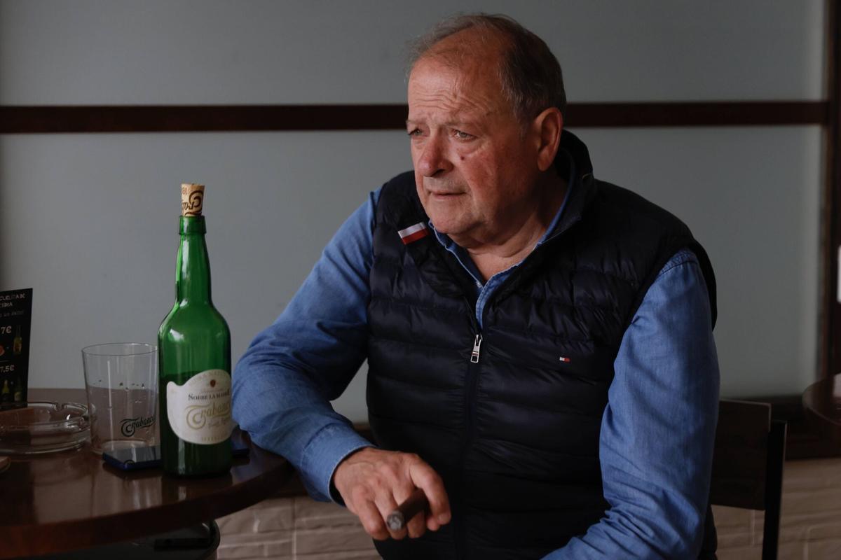 Sidrería La Pita Pinta (frente a la Escalera 7). Entrevista para Memorias a Samuel Trabanco.