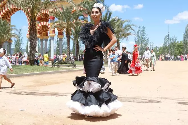 Trajes de gitana en el lunes de Feria