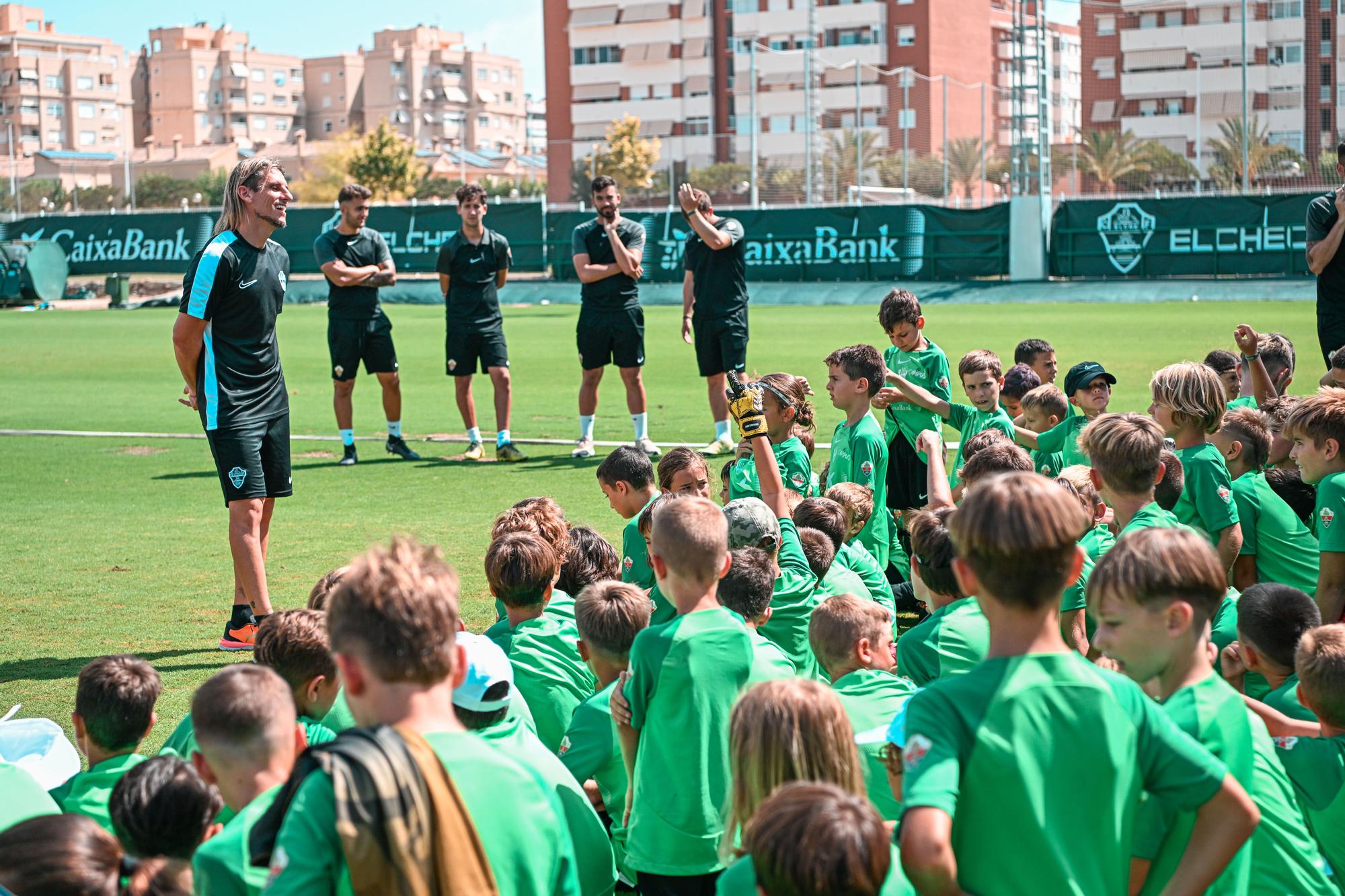 El entrenador del Elche CF, Sebastián Beccacece, visita el XI Campus de Verano