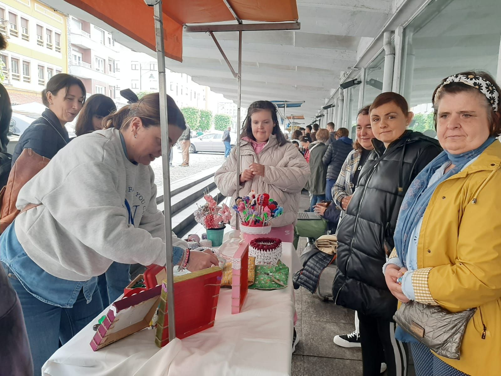 Siero celebra el mercadillo de cooperativas escolares: así ha sido la cita con los emprendedores noveles