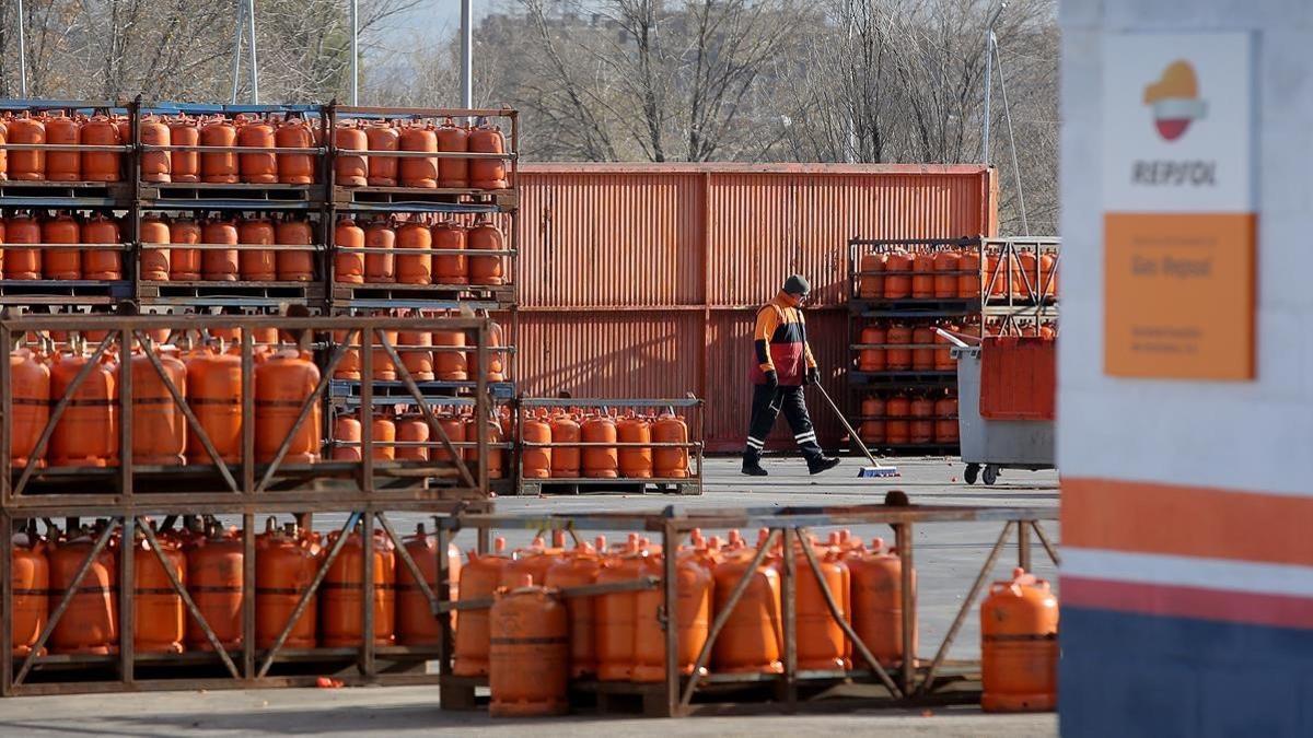 Almacén de Repsol de dónde eran las botellas de butano robadas.