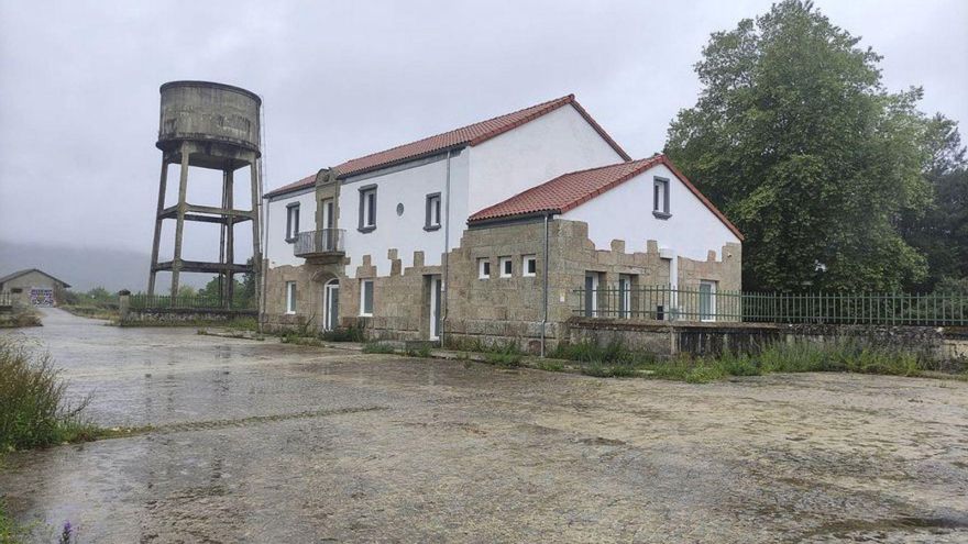 Antigua estación de tren de Paderne ya reformada. | FdV
