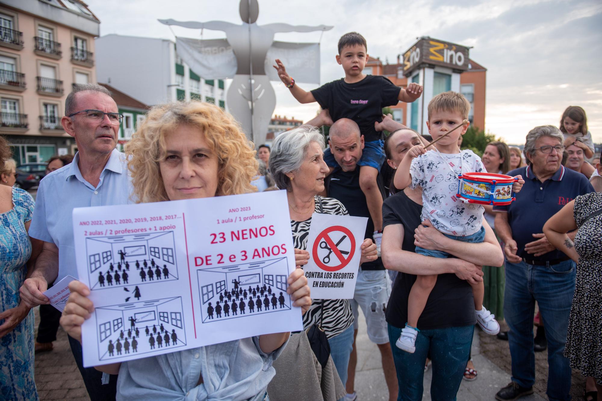 Protesta en Miño por la supresión de un aula de Infantil