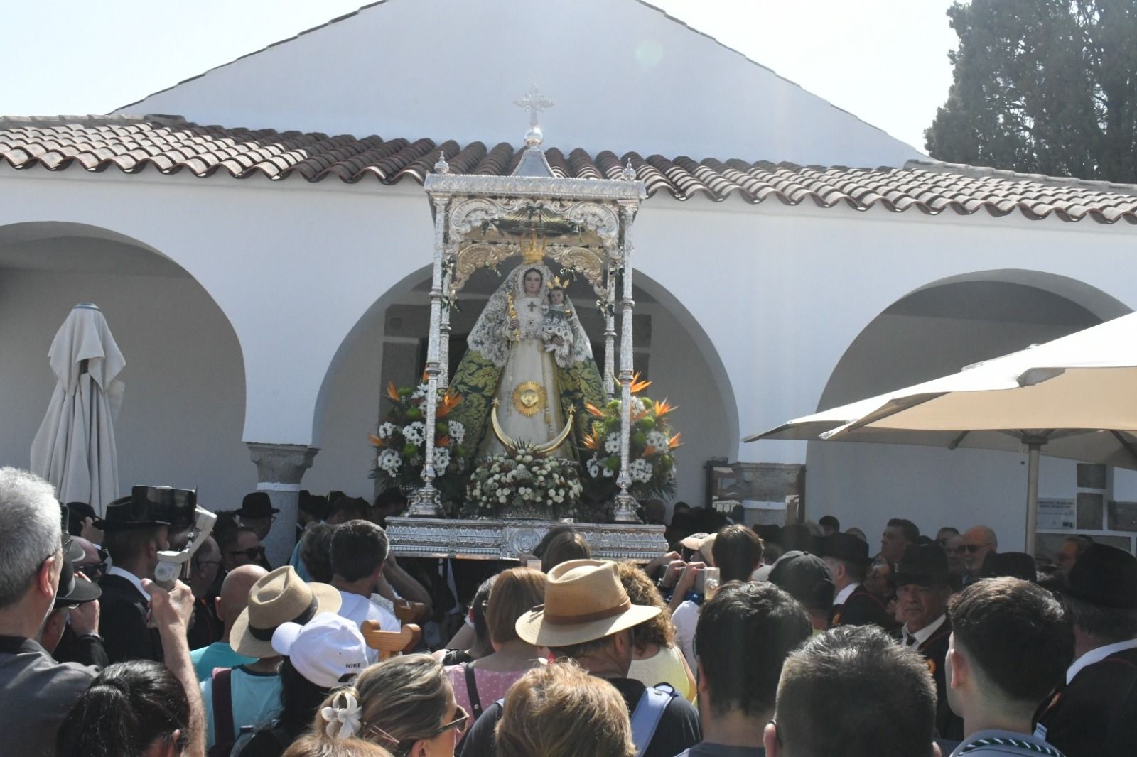 La Virgen de Luna ya está en el santuario de La Jara