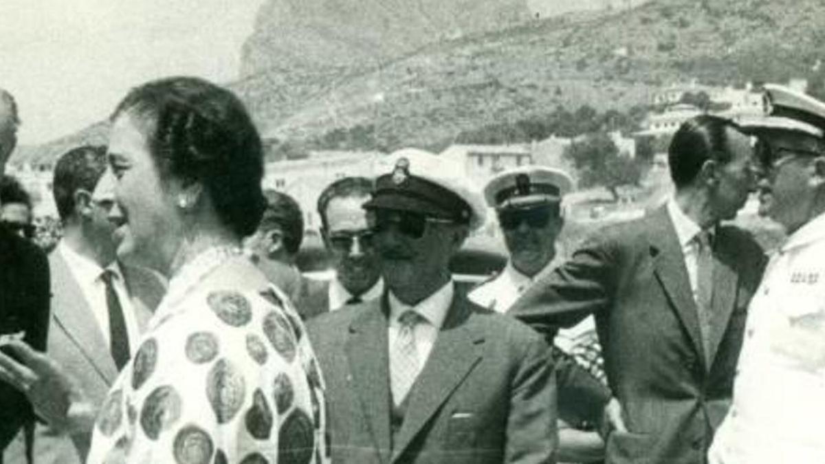 Carmen Polo y el dictador, en una visita al chalé en Xàbia del ministro franquista Mariano Navarro Rubio