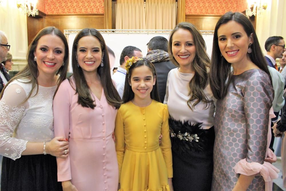 Marina Civera y Sara Larrazábal, con Silvia Vicent, Mireia Bazaga y Meritxell Soler