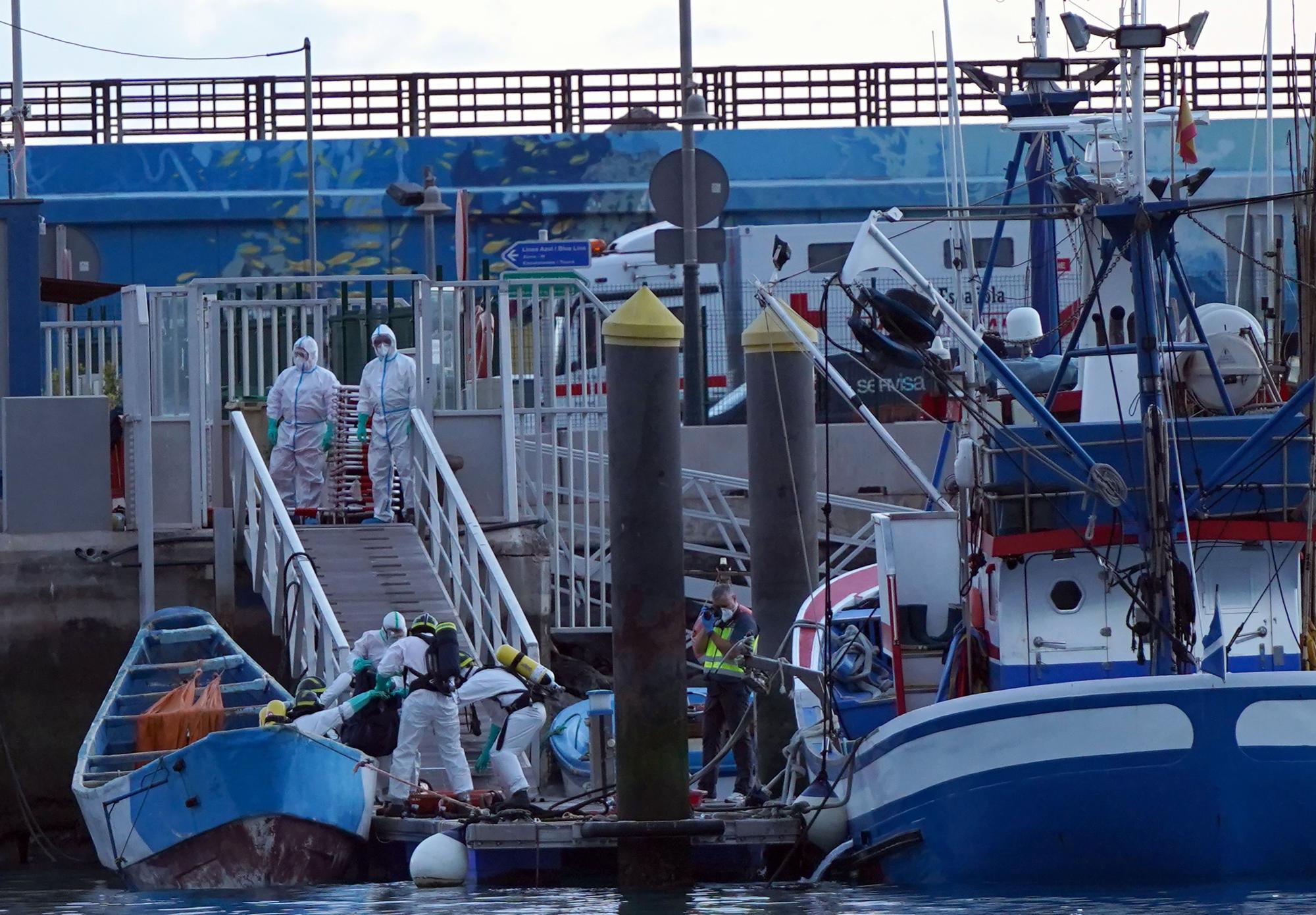 Llegada de los cadáveres migrantes fallecidos cerca de El Hierro (28/04/21)