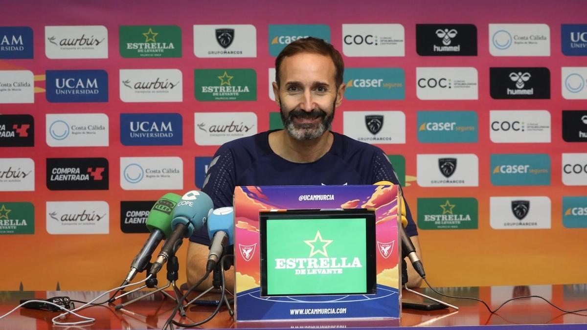 Sito Alonso, feliz en rueda de prensa