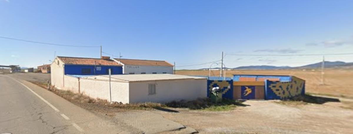 El club de alterne 'Las Brujas' se sitúa en la N-330, en Mainar.