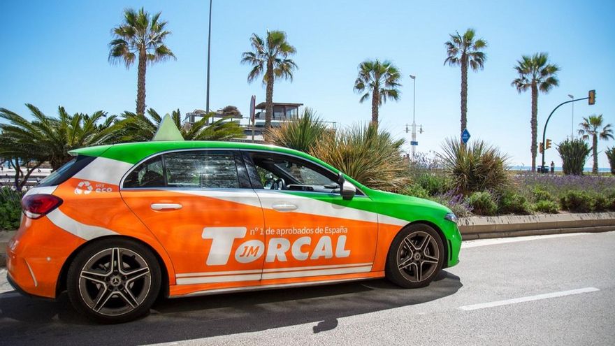 Torcal Autoescuelas crea una formación exclusiva para el sector malagueño del taxi