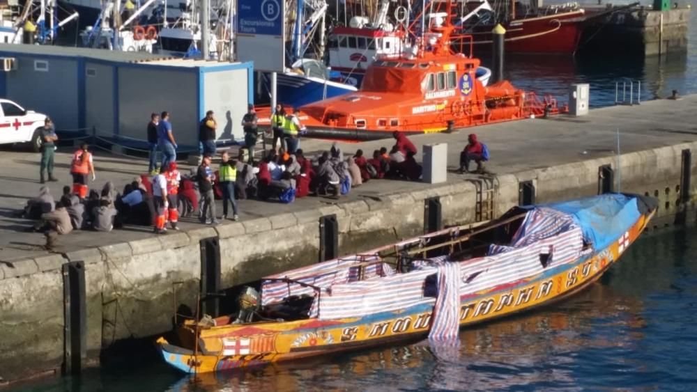 Una patera con 72 inmigrantes arriba de madrugada al sur de Tenerife