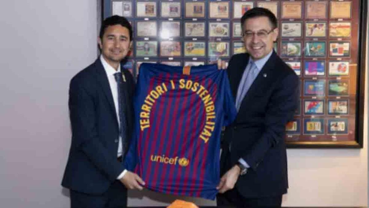 El conseller Damià Calvet y el presidente Bartomeu