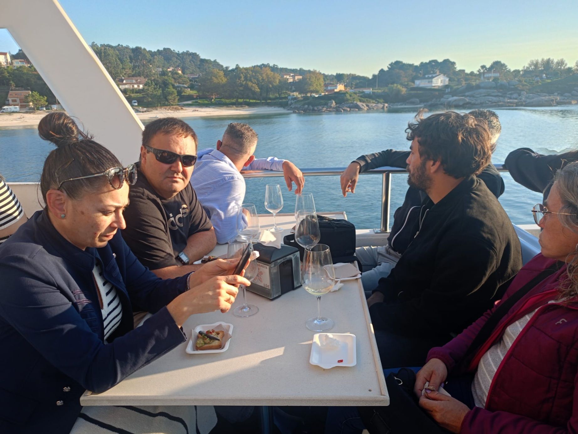 La ruta de «Viños singulares polo mar» a bordo del catamarán «Gran Cormorán Jet», esta tarde-noche.