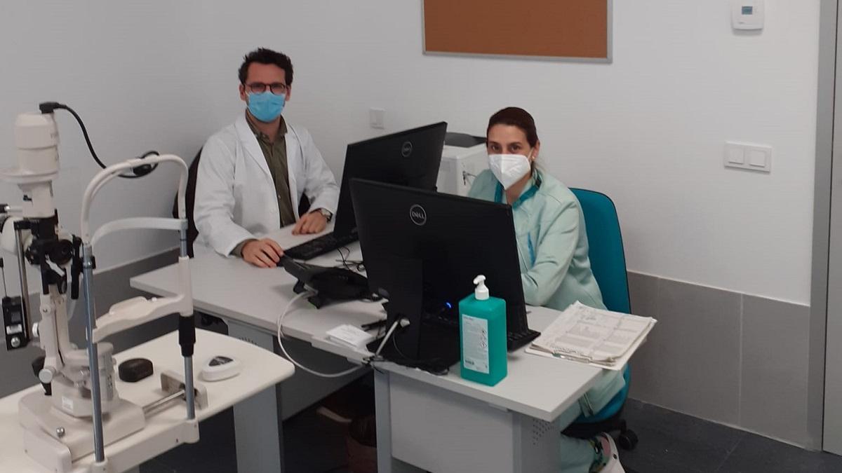 Imagen de una consulta de oftalmología del Hospital de Estepona.