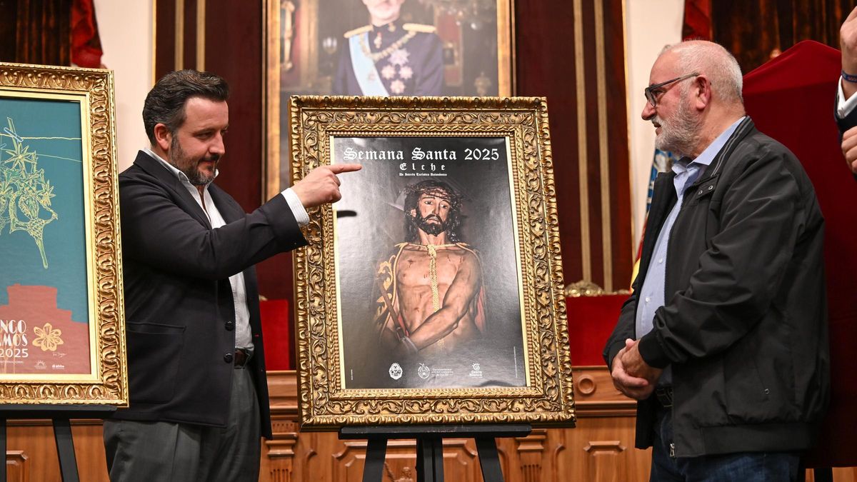 El alcalde felicita al ganador del concurso del cartel de Semana Santa 2025 de Elche
