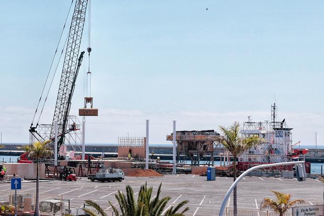 Comienza el montaje del escenario para la misa del papa León XIV en Santa Cruz de Tenerife