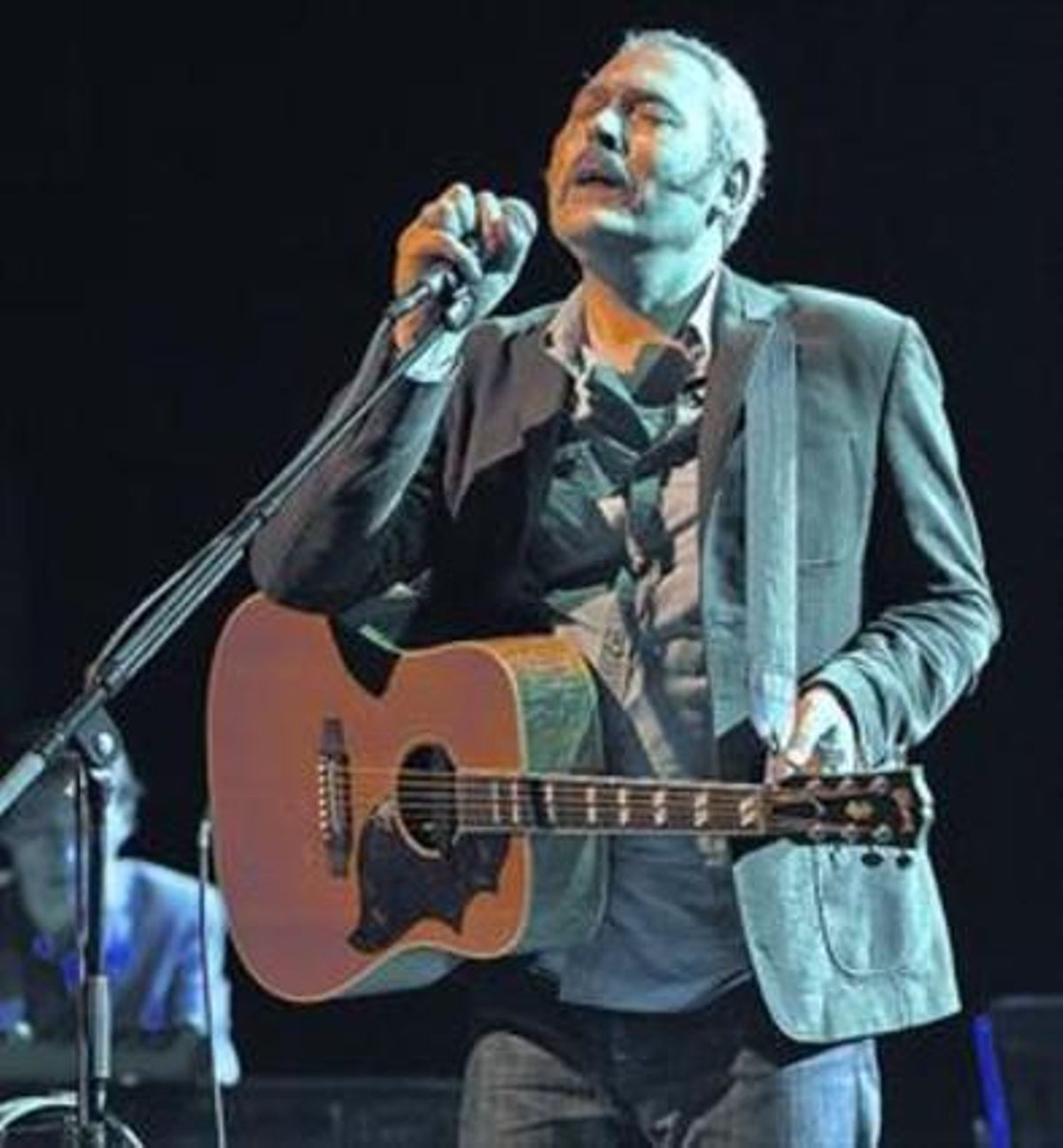 Stuart Staples, durant el concert de Tindersticks a la sala Barts. Stuart Staples, durant el concert de Tindersticks a la sala Barts.