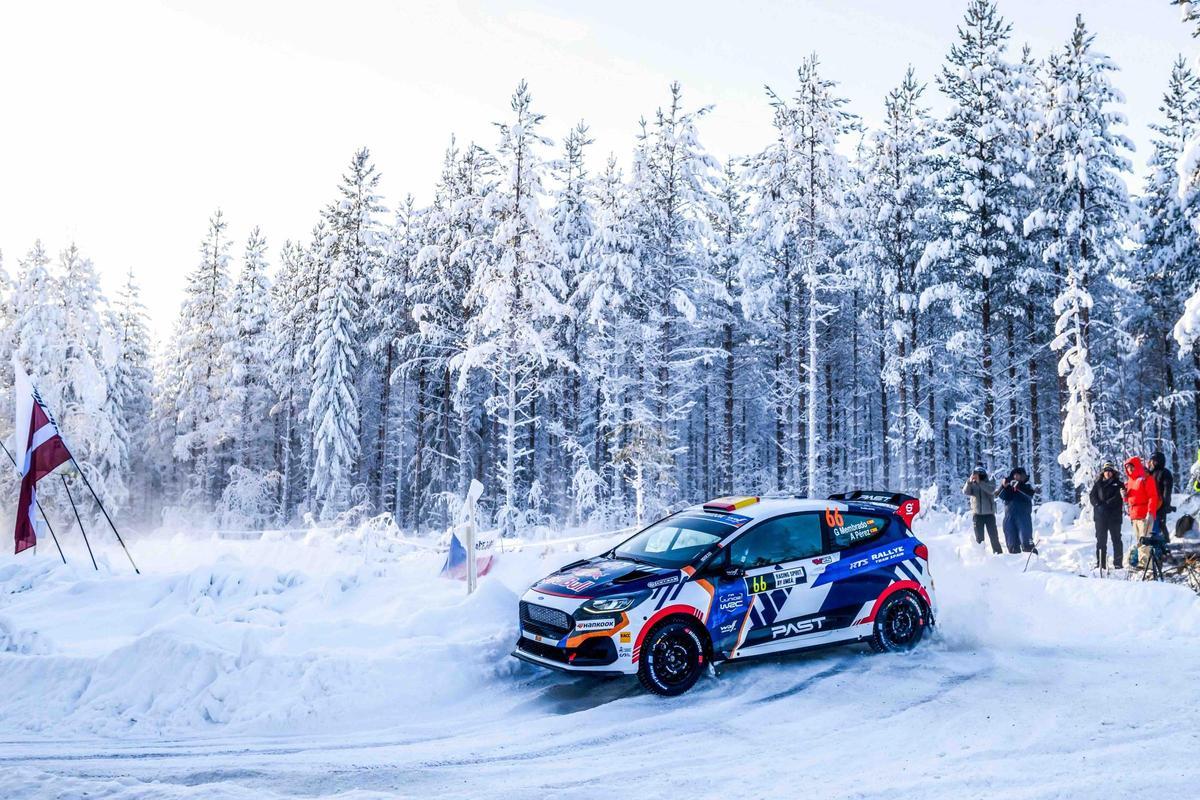 Gil Membrado traçant una corba d'un dels trams del ral·li