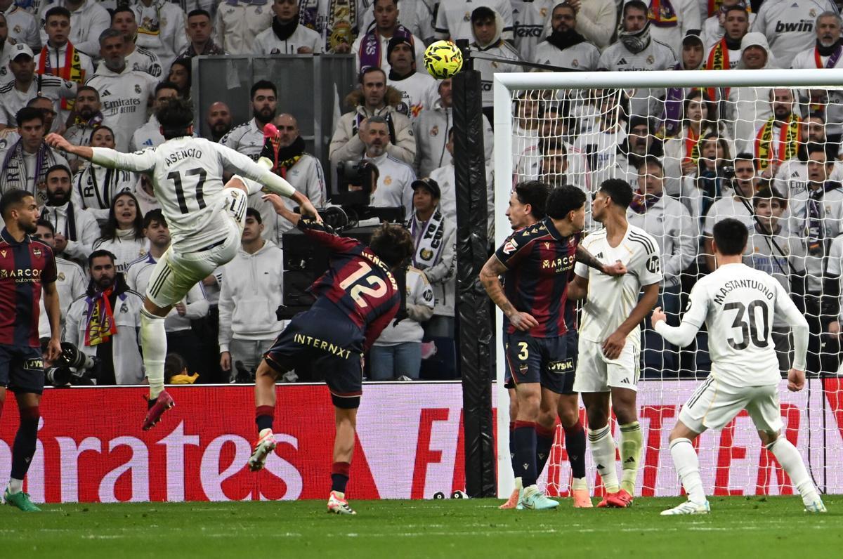 La acción del gol de Asencio con el Real Madrid ante el Levante.