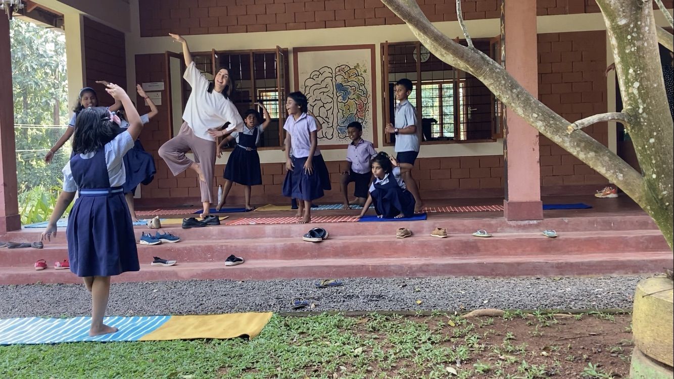 El álbum de fotos del viaje de tres jóvenes de Castellón por la India