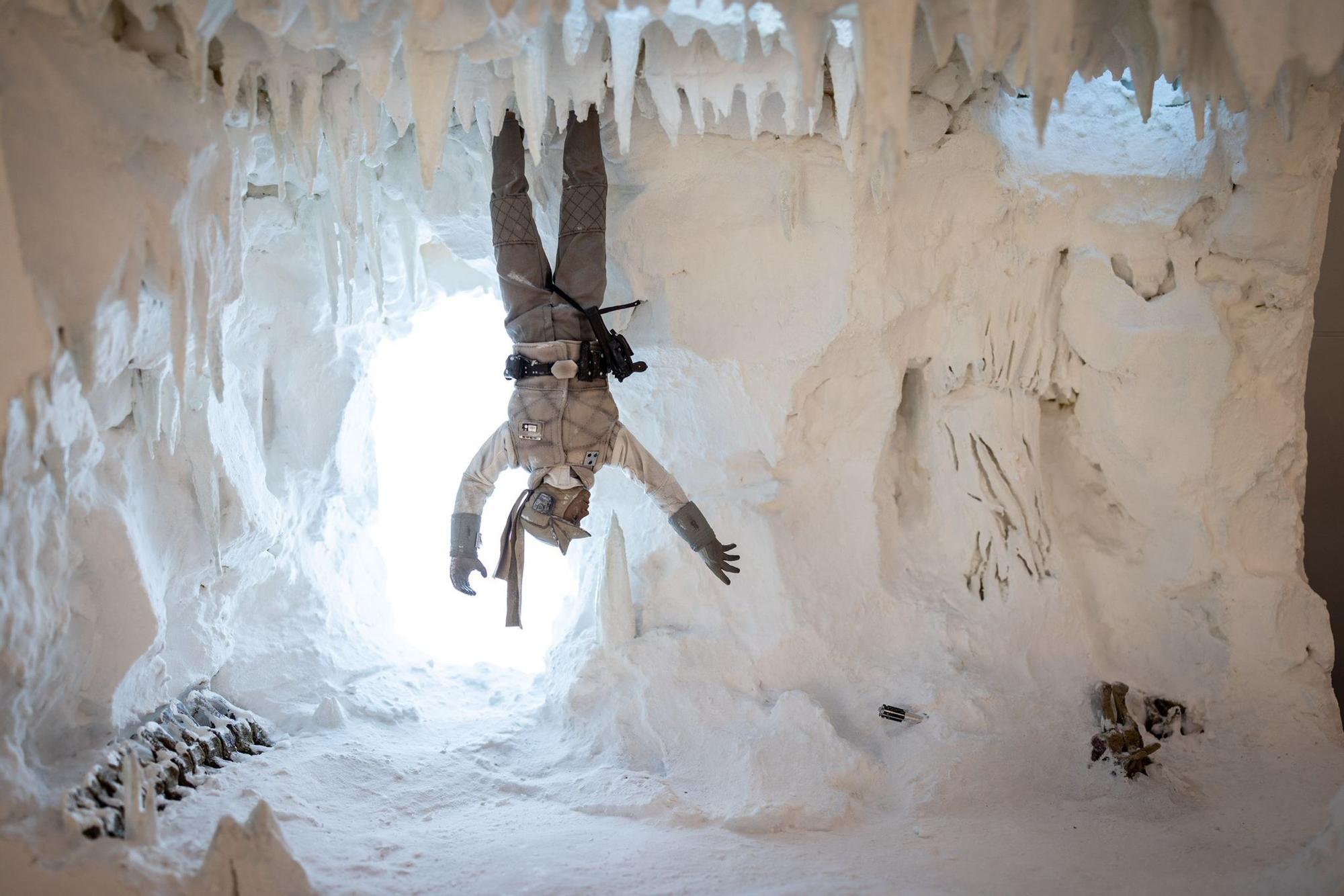En imágenes | La exposición 'Más allá de la galaxia' llega al Mobility City de Zaragoza