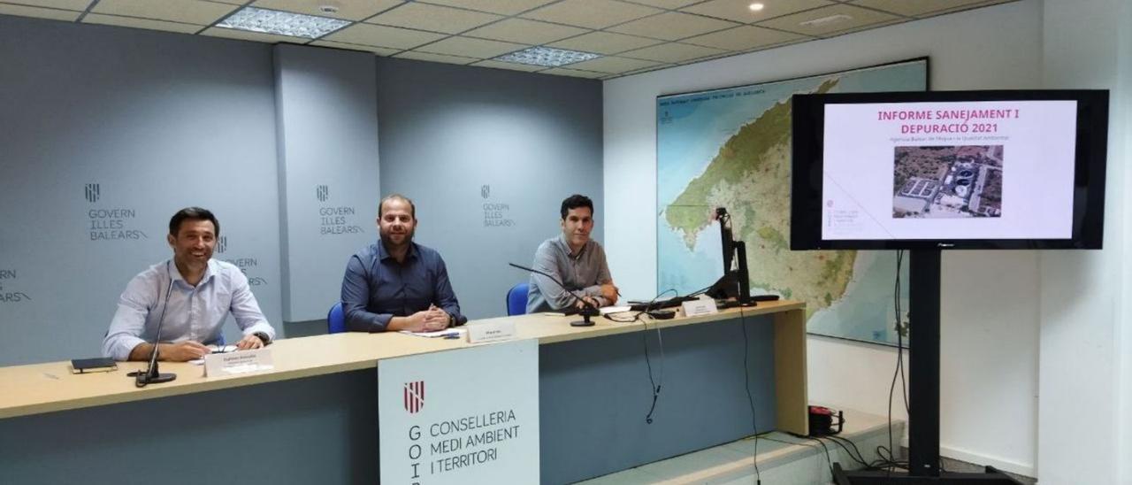 De izquierda a derecha, Guillem Rosselló, Miquel Mir y Juan Calvo. | CAIB