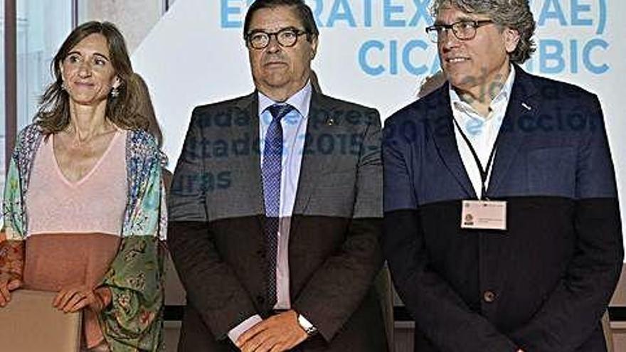 Pomar, Abalde y Rodríguez, ayer, en el acto en el CICA.