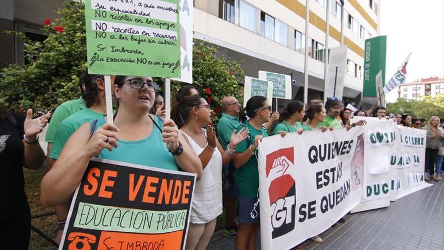 Los profesores auguran un curso «conflictivo» a tres días de su inicio