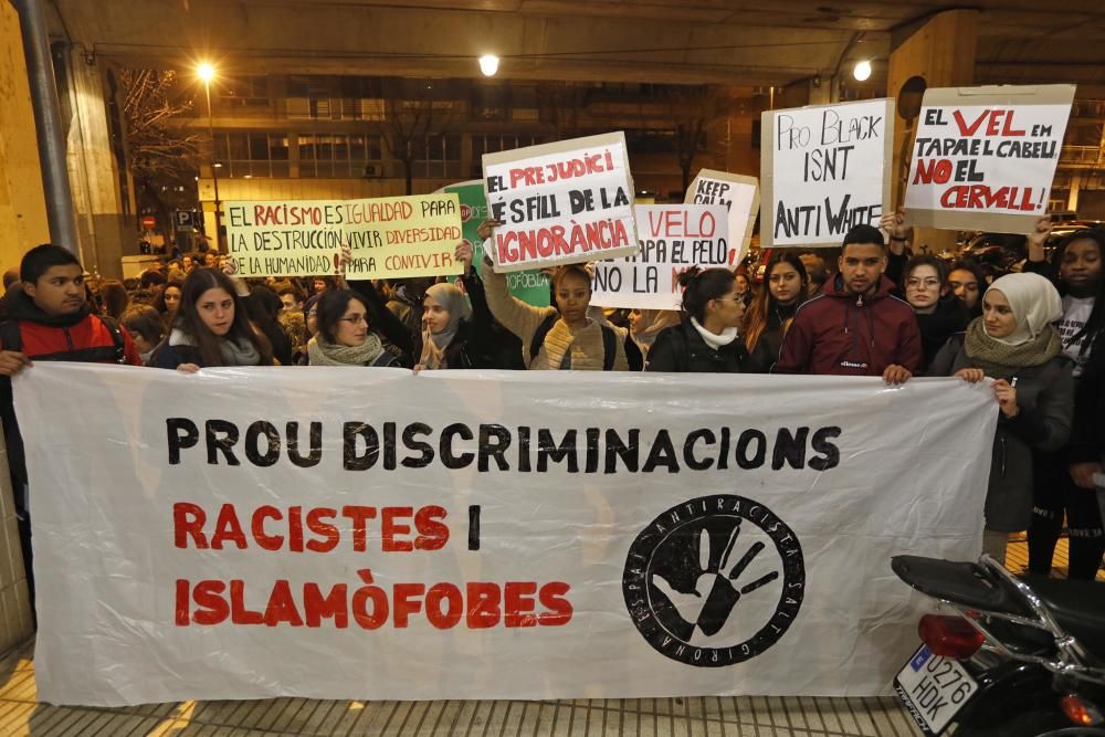 Manifestació per denunciar dos suposats casos de racisme