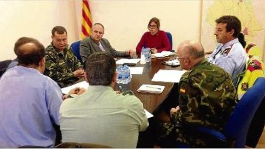 La Junta de Seguretat celebrada a Sant Climent recentment, amb la presència de militars.