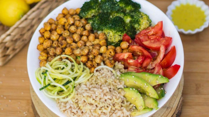 Retrato del vegetariano en España: mujeres con estudios universitarios que viven solas