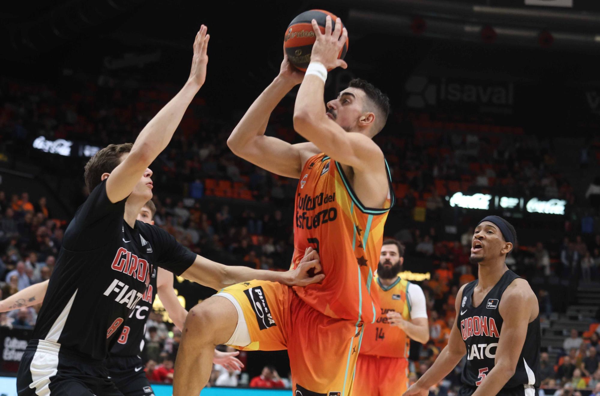 Las mejores imágenes del Valencia Basket - Girona Basketball