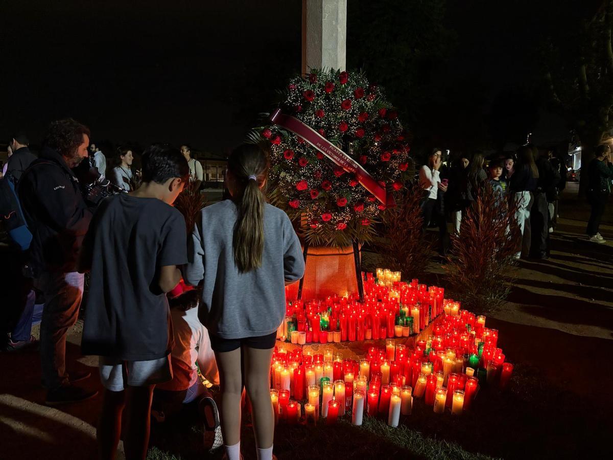Altar en homenaje a las víctimas de la dana