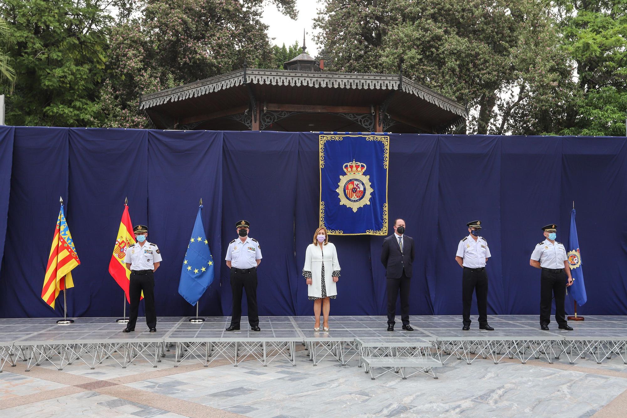 Ceremonia de entrega del bastón de mando  al inspector jefe de la Comisaría de la  Policía Nacional de Orihuela