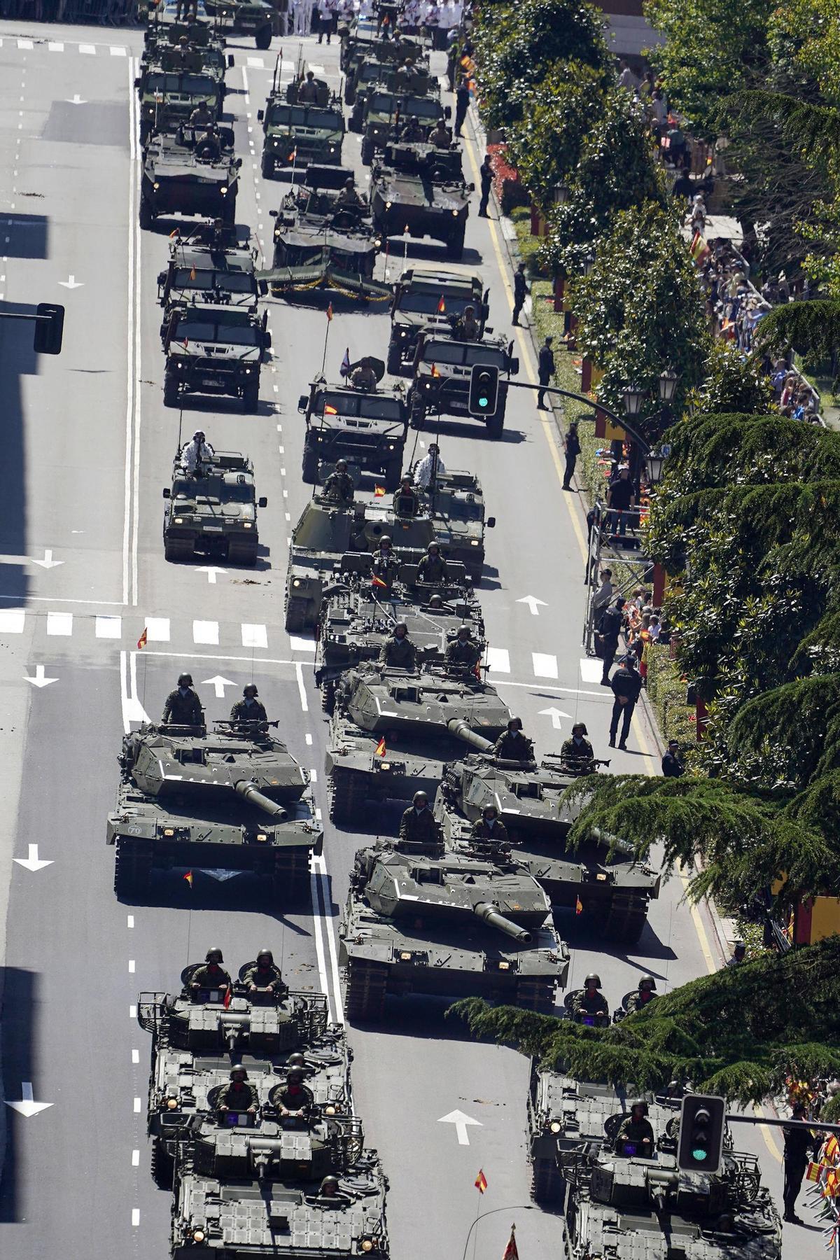 Las imágenes del desfile del Día de las Fuerzas Armadas en Oviedo.