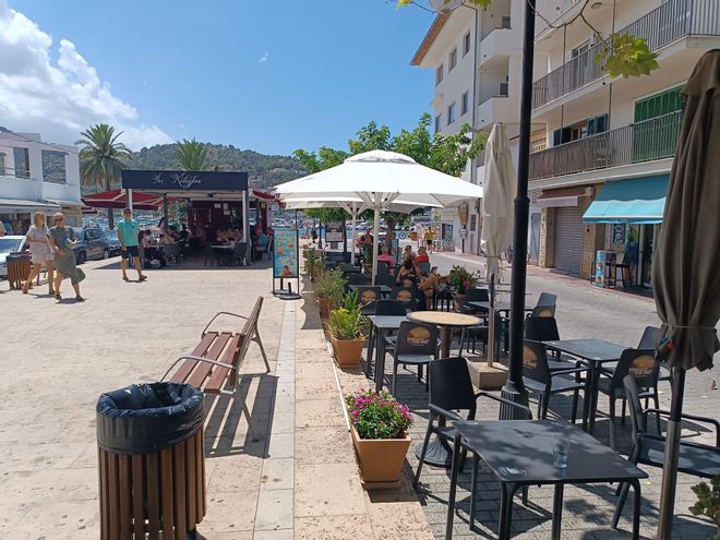 FOTOS | La temporada turística en Sóller deja terrazas vacías y camareros de vacaciones en pleno julio